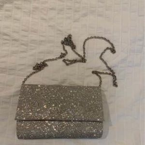 Aldo clutch used once